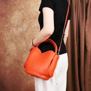 Il colore puro semplice ed elegante 2026 nuova borsa tulipano borsa <span class=keywords><strong>è</strong></span> Versatile e alla moda. <span class=keywords><strong>È</strong></span> una borsa per madre e bambino - Product Image 5