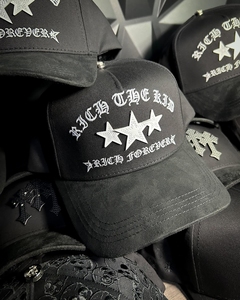 Gorra de Béisbol Clásica Personalizada de 5 Paneles con Visera Curva de Gamuza, Gorra Deportiva de Gamuza Tipo Trucker, Rick the Kid X Gorras, Gorras Chrome - Product Image 4