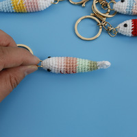 Pendentif exquis en forme de poisson, tissé à la main, porte-clés en laine crochetée Zhi Nu en forme de petit poisson