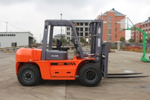 Exportación Directa de Fábrica con Precio de Distribuidor de Montacargas Diésel de 8000 kg con Mástil para Contenedores - Product Image 4
