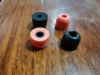 Machine de mousse de polyuréthane haute pression multi-stations pour embouts d'écouteurs en PU souple et coussinets d'écouteurs, avec ouverture et fermeture automatiques des moules