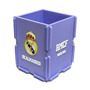 Barcelona para los fanáticos <span class=keywords><strong>de</strong></span> Argentina Souvenirs PVC Equipo <span class=keywords><strong>de</strong></span> fútbol Portalápices Caja <span class=keywords><strong>de</strong></span> almacenamiento <span class=keywords><strong>de</strong></span> barril <span class=keywords><strong>de</strong></span> plástico cuadrado para periférico - Product Image 3