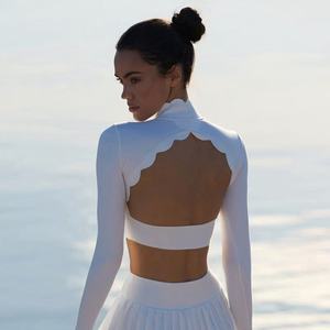 Completo Sportivo da Donna a Due Pezzi con Collo Alto, Maniche Lunghe, Pizzo Ondulato e Schiena Traforata per Corsa, Yoga e Fitness - Product Image 1