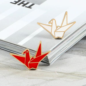 <span class=keywords><strong>Origami</strong></span> Karikatur Tierbrücken Abzeichen Rucksack Revers-Stift Glückliche Tausend Papierkräne Emaille-Stifte - Product Image 5