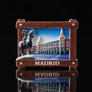Hermosos imanes <span class=keywords><strong>de</strong></span> nevera <span class=keywords><strong>de</strong></span> resina <span class=keywords><strong>Madrid</strong></span> Scenic Spot Imanes <span class=keywords><strong>de</strong></span> nevera Imanes creativos 3D Recuerdos turísticos - Product Image 6