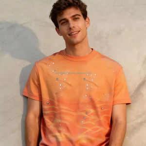 Camiseta Personalizada 100% Algodón, Estilo Desgastado, Decoloración Solar, DTG, con Pedrería, Corte Cuadrado y Recortado para Hombre - Product Image 3