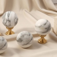 Poignée de meuble de luxe en marbre Arabescato NANWEI avec base en laiton, quincaillerie décorative pour l'intérieur moderne de la maison
