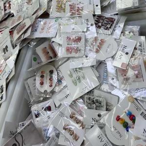 Faux ongles à presser, motifs aléatoires, 10 pièces/ensemble, haute qualité, uniques pour les fêtes - Product Image 6
