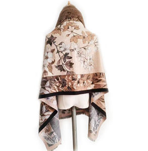 OEM beliebt neue Winter Damen Kunstpelz-Mantel Outdoor warme Poncho-Jacke Mantel Kardigan lockere Prägung Schals - Product Image 3