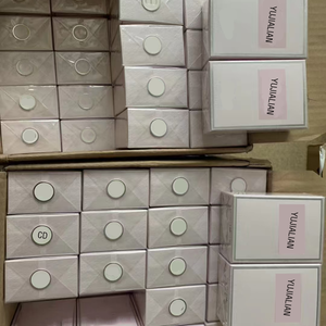 Profumo Floreale-Fruttato a Lunga Durata 8+ Ore <span class=keywords><strong>per</strong></span> Donne, Eco-Friendly, Flaconi da 50ml/100ml <span class=keywords><strong>per</strong></span> Appuntamenti/Shopping, Vendita all'Ingrosso MOQ 3 Pezzi - Product Image 5