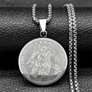 Collar con Colgante de Cristo en Acero Inoxidable para Hombre, Chapado en Plata/Oro, Joyería Impermeable para Uso Diario - Product Image 3
