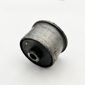 04721356AA Silentbloc de bras de suspension inférieur arrière pour Chrysler Caravan/Town & Country 2008-2020 4721356AA - Product Image 5