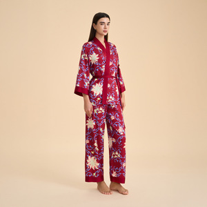 2026 Nieuwe satijnen chiffon bloemen <span class=keywords><strong>cardigan</strong></span> lange mouwen dames pyjamaset comfortabel voorjaarsnachtkleding - Product Image 4