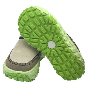 <span class=keywords><strong>Marque</strong></span> <span class=keywords><strong>de</strong></span> <span class=keywords><strong>luxe</strong></span> femmes cheville chaussures d'hiver imperméable en peau <span class=keywords><strong>de</strong></span> mouton bottes <span class=keywords><strong>de</strong></span> neige supérieures avec caractéristiques thermiques anti-glissantes respirantes - Product Image 4