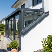 Moderna Terraza de Cristal para Patio con Doble Acristalamiento Low-E y Techo de Aleación de Aluminio Impermeable para Uso Residencial en Villas