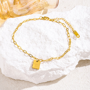 Cadena de Tobillo con Dije de la Buena Suerte, Marca Square, Chapada en Oro, Acero Inoxidable, No se Destiñe, Diseño de Lujo Ligero y Exclusivo - Product Image 2