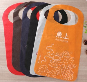 Delantal desechable con logotipo personalizado y babero transpirable ecológico para mariscos, barbacoa, langosta - Product Image 3