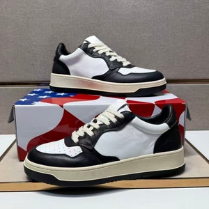 Chaussures de course décontractées de luxe pour hommes, en mesh, avec lacets. Chaussures de sport pour hommes de marque personnalisée - Product Image 1