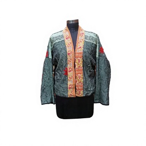 เสื้อแจ็คเก็ตผ้าควิลท์แบบกลับด้านได้ ลายคันธาหลากสีสวยงาม เป็นมิตรกับสิ่งแวดล้อม คอปกแบบผ้าคลุมไหล่ ผ้าฝ้าย 100% สำหรับใส่ทุกวัน แบบสั้น เหมาะสำหรับฤดูใบไม้ร่วง - Product Image 1