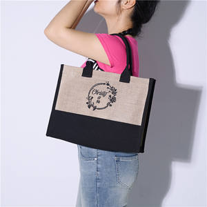 Grand sac fourre-tout oversize pour femmes le week-end Logo personnalisé en toile de coton noire avec motif de lettres à la mode - Product Image 4