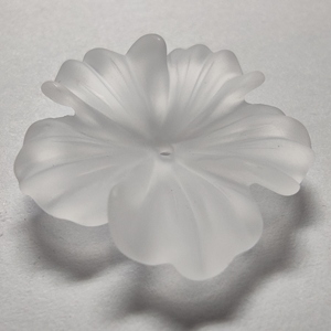 F19 Lujosa y Elegante Piedra Preciosa Suelta de Cuarzo Natural Blanco Esmerilado de Varios Tamaños con Tallado Floral Hecho a Mano para Regalo Promocional - Product Image 2