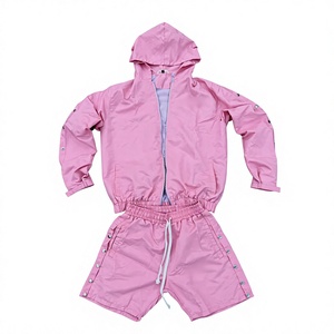 Conjunto de Chaqueta Cortavientos Rosa Transpirable con Logotipo Personalizado y Pantalones Cortos con Botones a Presión, Estilo Hip Hop, Ligero, con Capucha, de Dos Piezas, Ropa Urbana de Verano - Product Image 1