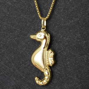 Collier chaîne avec pendentif hippocampe hip-hop de Noël plaqué or - Product Image 4