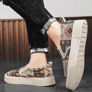 Zapatillas de lona de gran tamaño para hombre, con suela gruesa, versátiles, transpirables, con superficie de tela de colores, informales y modernas. - Product Image 6