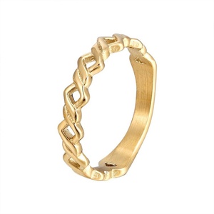 Anillos Cubanos de Oro de Moda para Mujer, Anillo de Perlas de Acero Inoxidable Chapado en Oro - Product Image 3