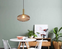 Lampe de salle à manger rétro nordique Lustre de bar japonais créatif Globe en verre d'intérieur Suspension colorée