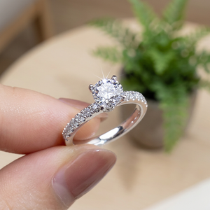 Anillo de Oro Sólido con Diamante Cultivado en Laboratorio de Corte Redondo de 1.00 CT, Claridad VVS2, Certificado IGI, Corte Excelente - Product Image 2