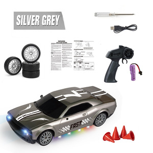 Auto Sportiva RC 1:20 a Quattro Ruote Motrici per Drift, 2.4G con Coda Oscillante, Alta Velocità, Elettrica per Uso Interno, Telecomando Incluso - Product Image 4