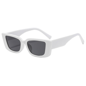 Occhiali da Sole Personalizzati per Donna con Montatura Piccola a Occhio di Gatto, Stile Retrò alla Moda con Protezione UV400, Lenti Colorate - Product Image 6