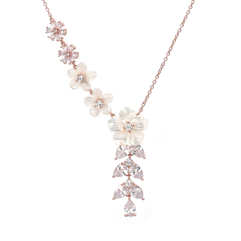collar de rosas