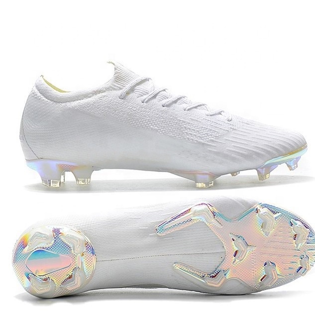 Encuentre el mejor fabricante de botas de futbol a medida y botas de futbol  a medida para el mercado de hablantes de spanish en alibaba.com