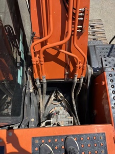 Excavadora Hitachi ZAXIS 210 con cuchara de excavación para construcción y movimiento de tierras - Product Image 6