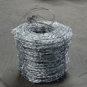 Alambre de púas galvanizado de fábrica de Venta caliente <span class=keywords><strong>para</strong></span> agricultura y cría 25KG/rollo de alambre de hierro seguro <span class=keywords><strong>para</strong></span> prisiones - Product Image 2