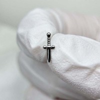 Piercing Labret en Titane ASTM F136 à Filetage Interne, Dos Plat, Motifs Dauphin, Papillon, Croix, pour Cartilage, Bijou d'Oreille