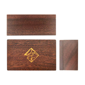 Caja de Perfume de Madera Rectangular 13x8.5x5cm con Estampado Dorado, Almacenamiento de Cosméticos Hecho a Mano - Product Image 5