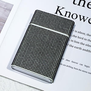 Étui à cigarettes pour femmes incrusté de diamants étui à cigarettes de luxe flash en diamant push-pull - Product Image 3