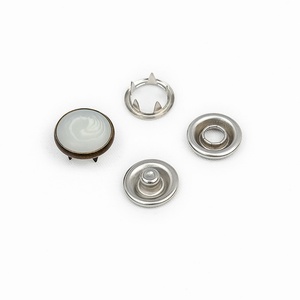 แหวนห้าก้ามแบบกำหนดเอง ปุ่มกดโลหะห้าขาแบบกำหนดขนาดเอง ปุ่มกดมุกแบบห้าขา - Product Image 1