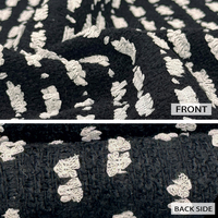 Tissu en tweed rayé noir avec accents en mousseline blanche, tissu épais en mélange de laine et de polyester