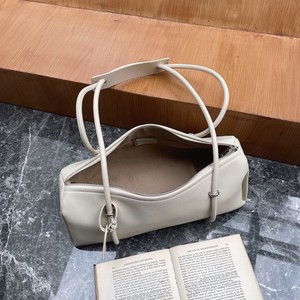 Sac pour femme en cuir véritable de haute qualité personnalisé, sac à bandoulière de luxe tendance, sac rétro simple à porter sous le bras - Product Image 3