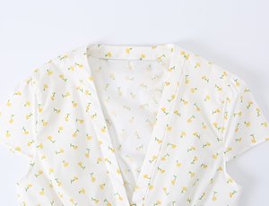 SHENZHU 2026 Atasan Wanita Musim Panas Manis dan Modis Lengan Pendek V-Neck Motif Bunga Bahan Poplin 6929420 2829328 - Product Image 3