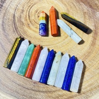 Point de baguette en cristal de guérison Feng Shui d'énergie de tour de cristal de quartz clair naturel pour la méditation