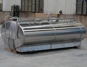 Réservoir <span class=keywords><strong>de</strong></span> transport <span class=keywords><strong>de</strong></span> lait frais en acier inoxydable <span class=keywords><strong>de</strong></span> qualité alimentaire 304 pour ferme laitière, station <span class=keywords><strong>de</strong></span> collecte <span class=keywords><strong>de</strong></span> lait - Product Image 4