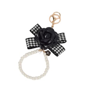 Llavero de Moda con Flor de Camelia, Lazo de Cinta Negra <span class=keywords><strong>y</strong></span> Correa de Perlas Artificiales, Elegante Colgante para Bolso de Uso Diario - Product Image 5