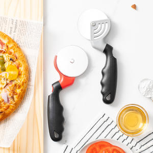 Profissional Sustentável Aço Inoxidável Cortador De <span class=keywords><strong>Pizza</strong></span> Roda Rolo Ergonômico ABS Handle 360 Graus Rotação Sharp Axe Blade - Product Image 4