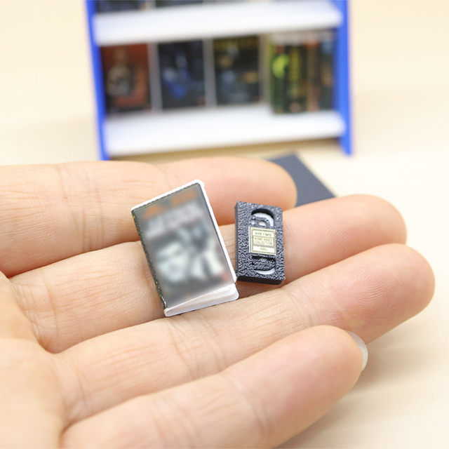 Mini Retro Camcorder VHS Tape Shelf Model for 1:12 Dollhouse
