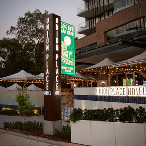 Letreros Digitales Tipo Tótem de Tamaño Personalizado para Hospitales, Centros de Transporte, Instalaciones Públicas, Señalización de Información y Dirección - Product Image 4